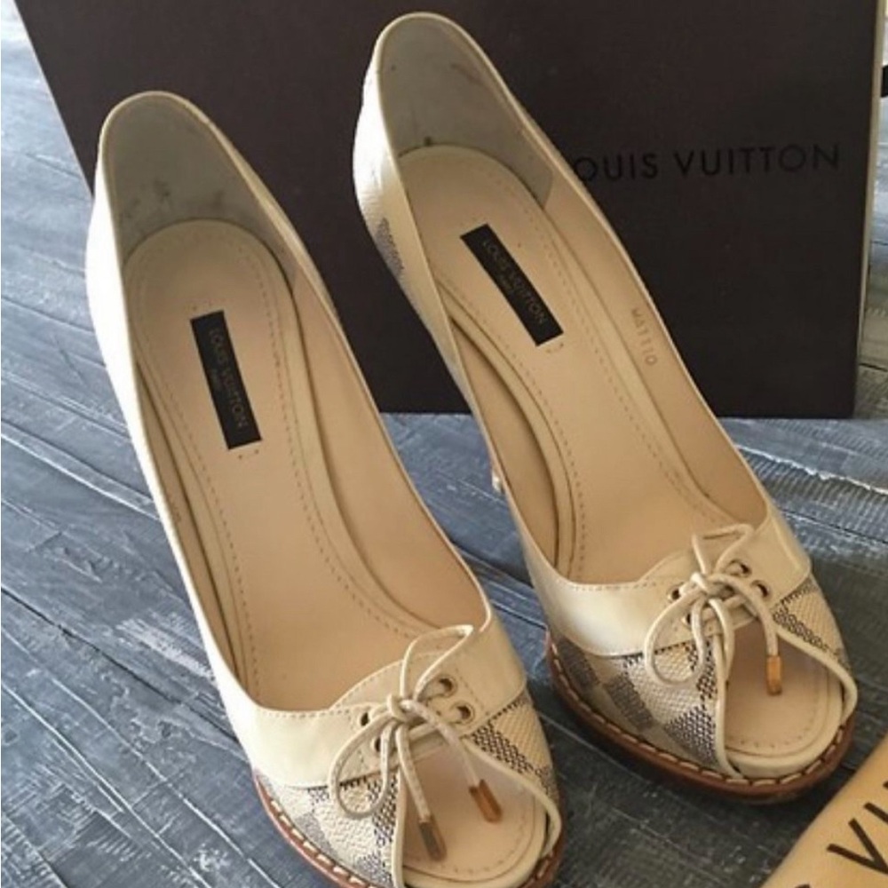 Louis Vuitton Damier Azur heels